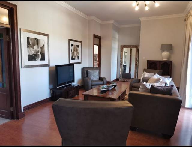 7 BEDROOM HOUSE FOR SALE IN WATERKLOOF RIDGE